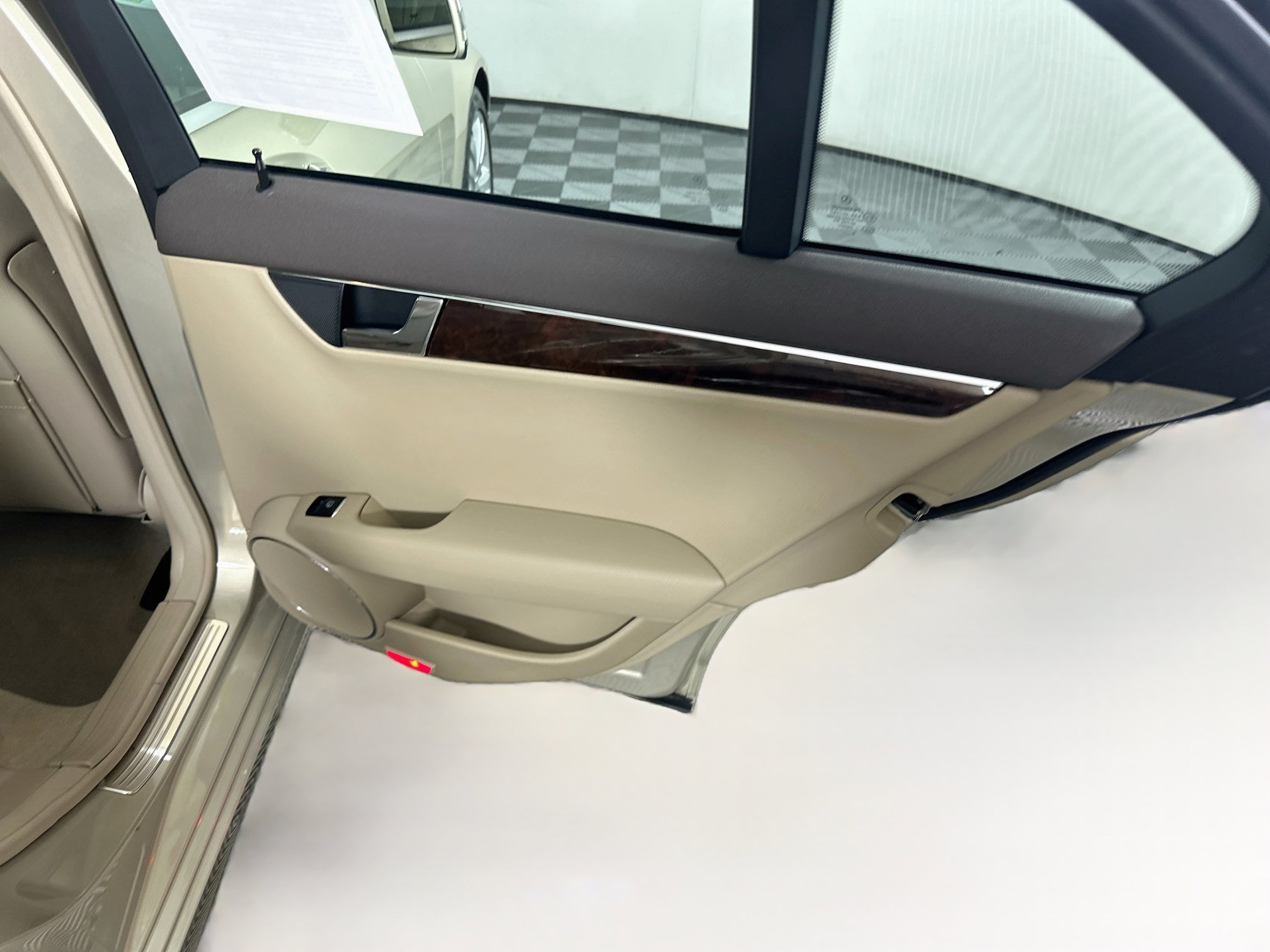 Used 2010 Mercedes-Benz C 300 4MATIC Sedan image 27