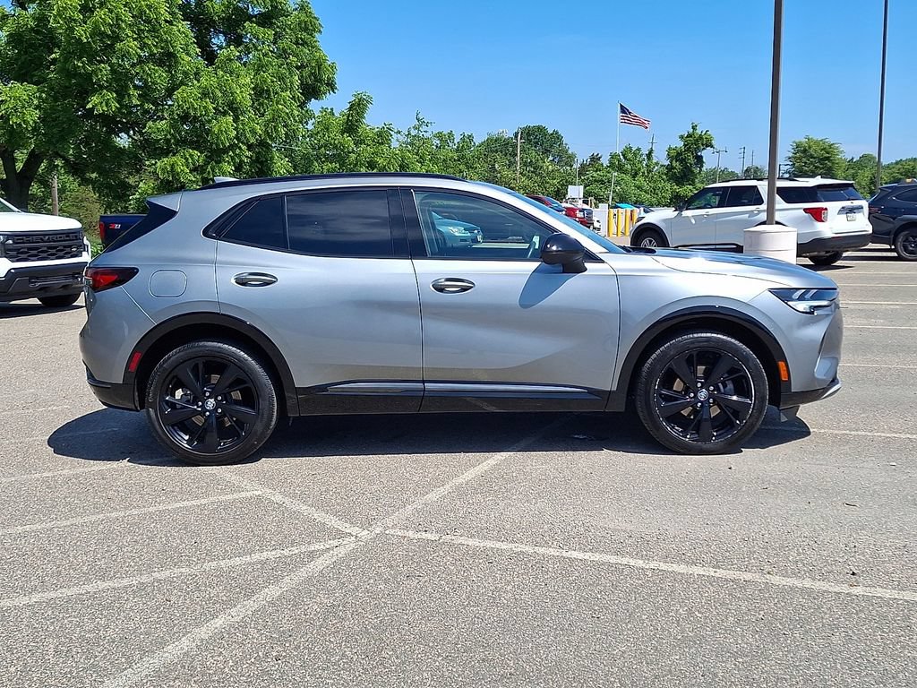 Used 2023 Buick Envision Essence w/ Sport Touring Package AWD/4WD image 10