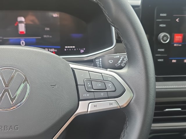Certified 2026 Volkswagen Taos SE FWD image 19
