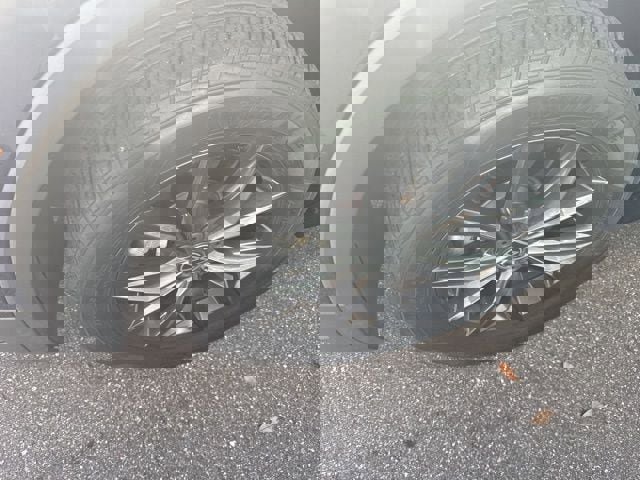 Used 2023 Volkswagen Tiguan SE image 4