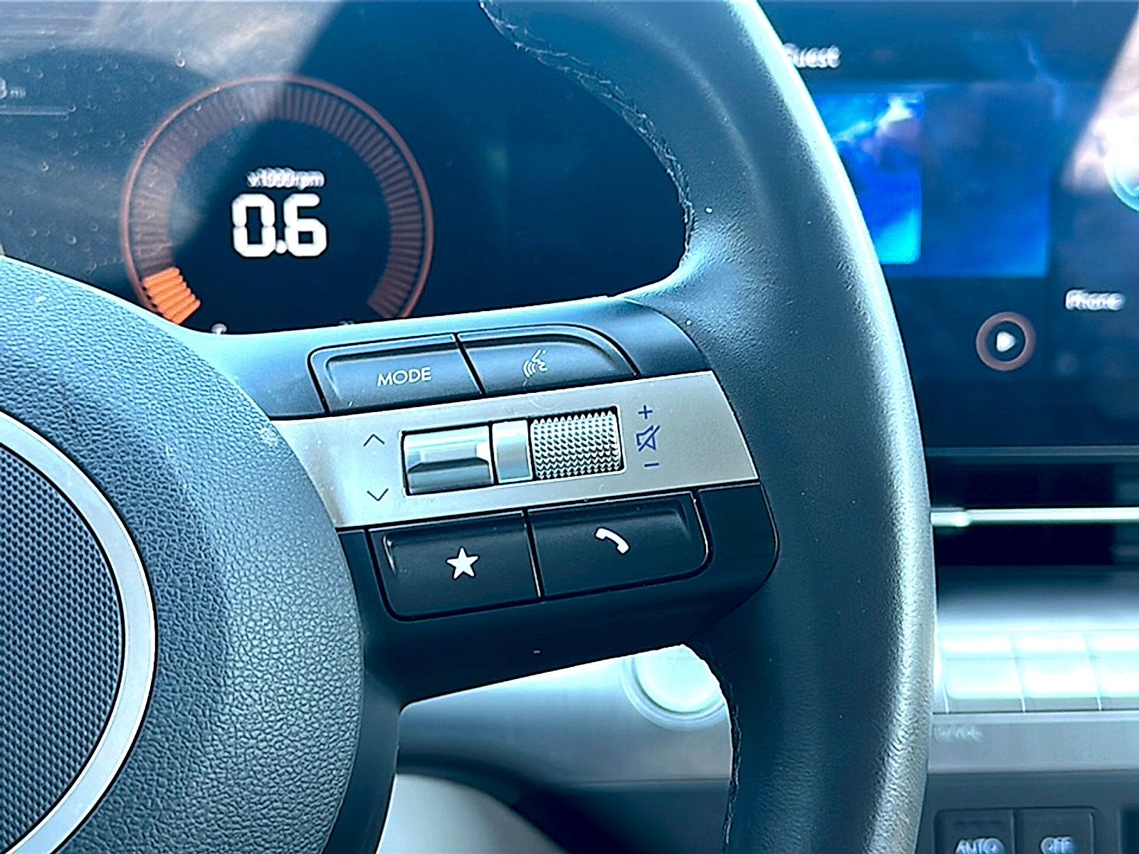 Used 2024 Hyundai Kona SEL image 28