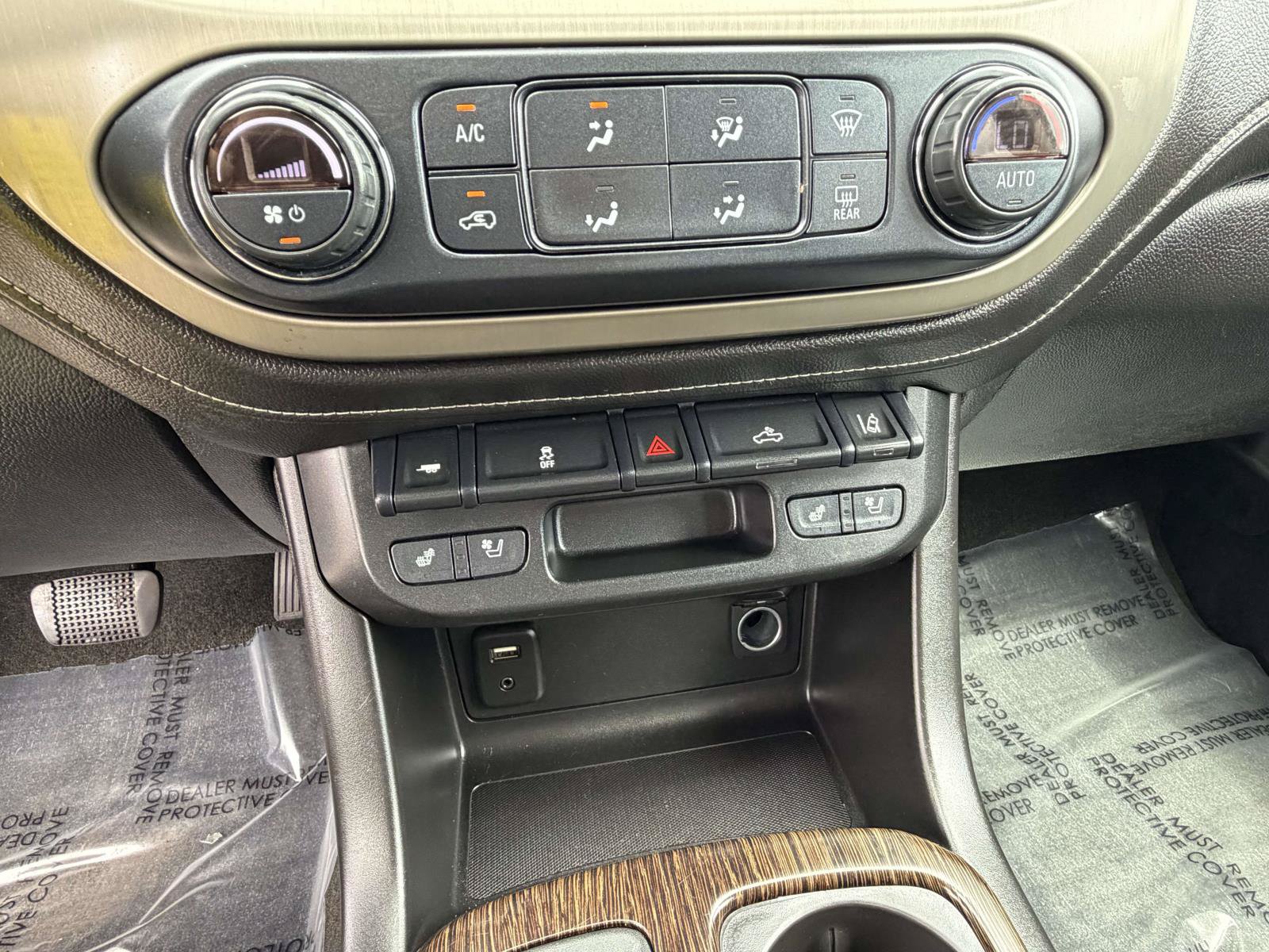 Used 2018 GMC Canyon Denali RWD image 10