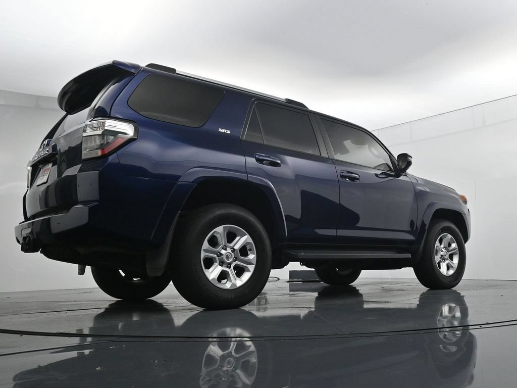 Used 2020 Toyota 4Runner SR5 Premium w/ Moonroof Package AWD/4WD image 38