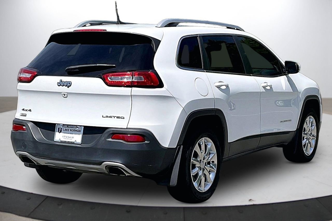 Used 2017 Jeep Cherokee Limited AWD/4WD image 9