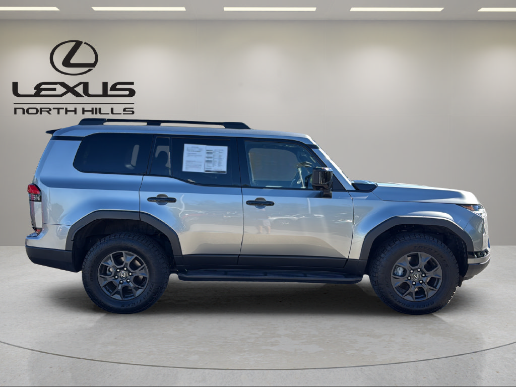 Used 2024 Lexus GX 550 AWD/4WD image 5