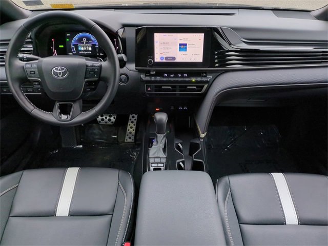 Used 2025 Toyota Camry SE image 14
