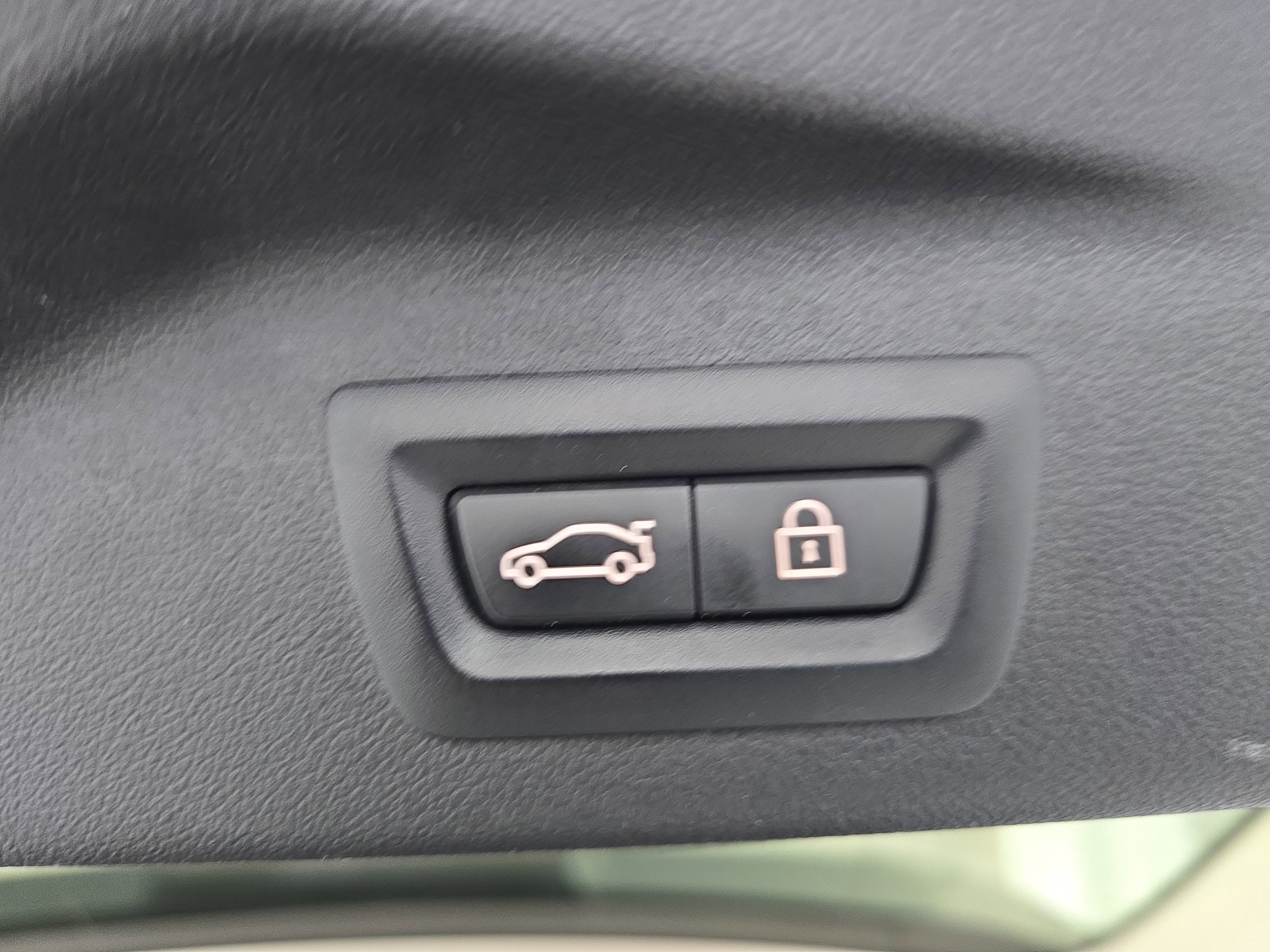 Used 2021 BMW X7 xDrive40i w/ Premium Package image 15