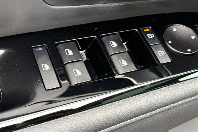 Used 2025 Hyundai Tucson Limited image 11