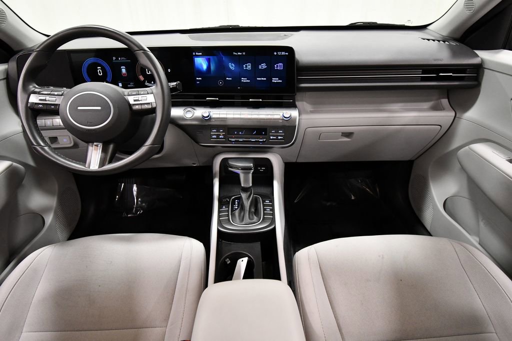 Used 2025 Hyundai Kona SEL image 3