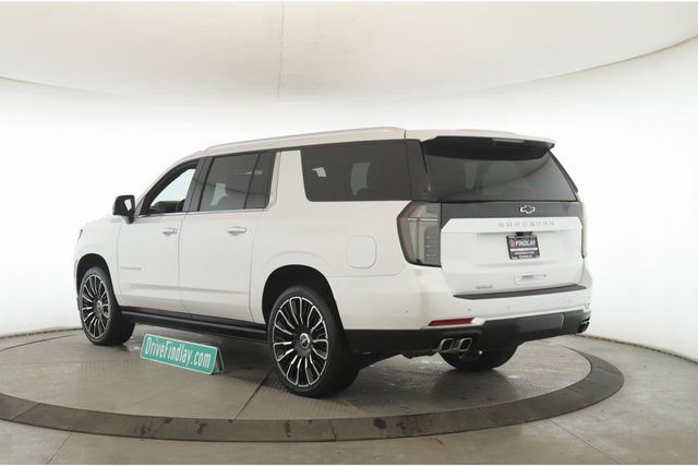Used 2025 Chevrolet Suburban High Country image 8