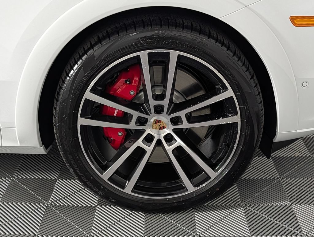 New 2026 Porsche Cayenne GTS AWD/4WD image 14