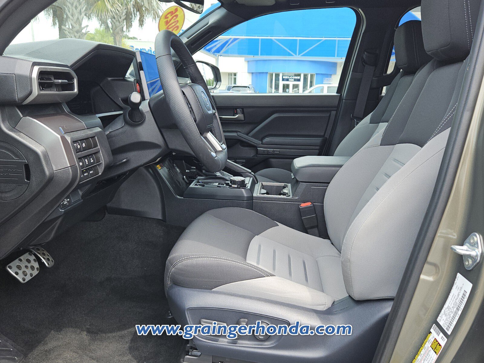 Used 2025 Toyota Tacoma TRD Sport w/ TRD Sport Upgrade Package AWD/4WD image 10