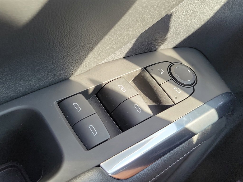 Used 2025 Chevrolet Traverse LT image 15