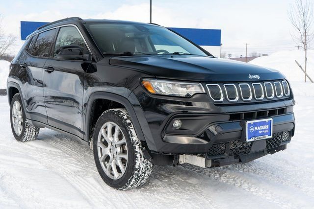 Used 2022 Jeep Compass Latitude image 4
