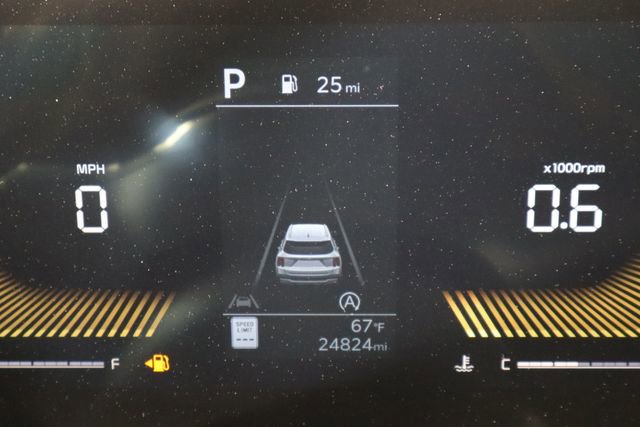 Used 2025 Kia Sorento LX FWD image 36