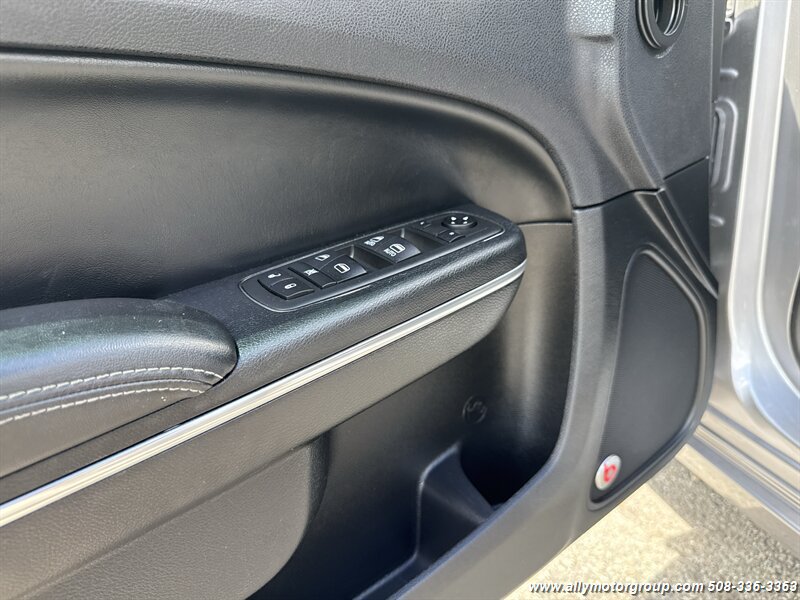 Used 2017 Chrysler 300 S w/ 300S Premium Group AWD/4WD image 19