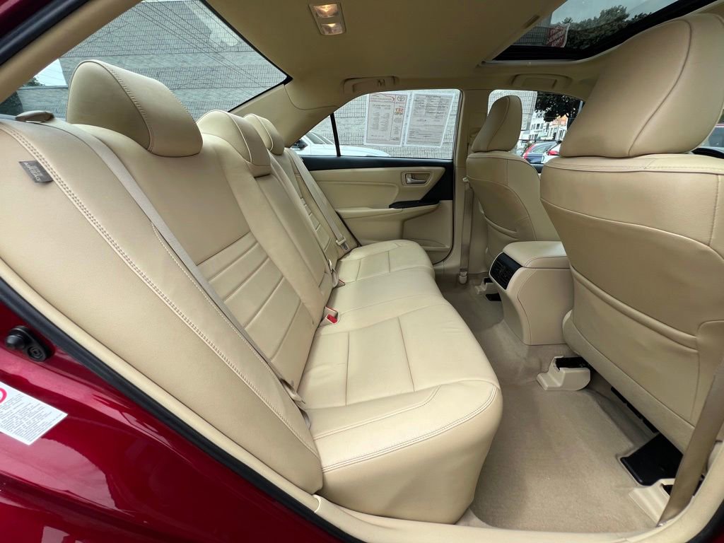Used 2015 Toyota Camry XLE w/ Advanced Technology Package FWD image 18