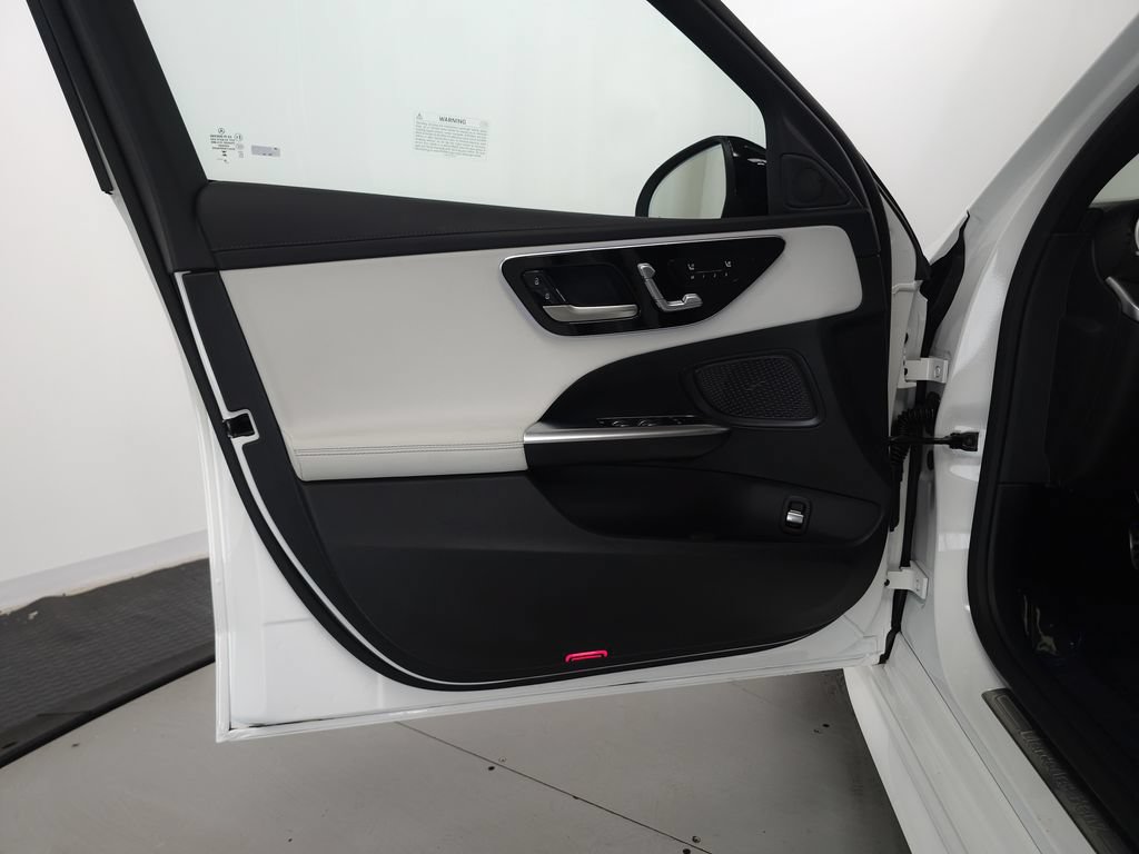 Certified 2026 Mercedes-Benz C 300 4MATIC Sedan image 5