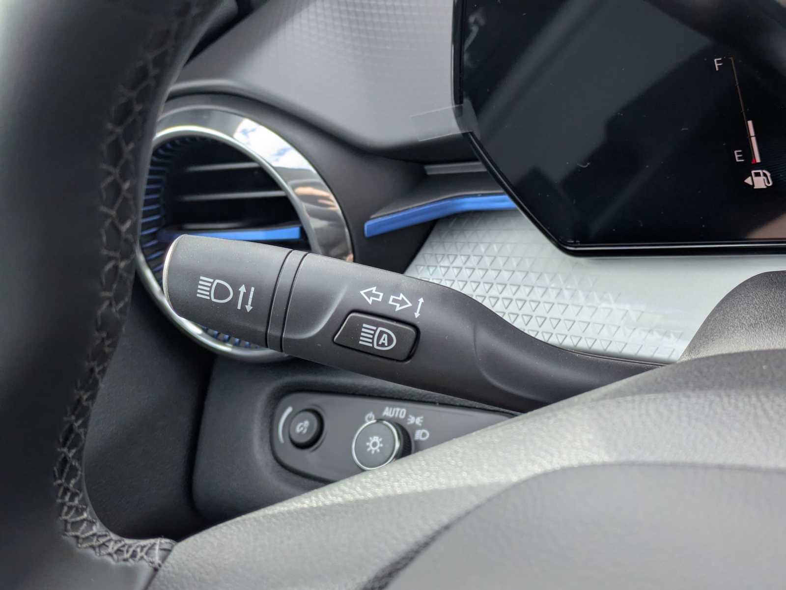 New 2026 Chevrolet Trax LT w/ Driver Confidence Package FWD image 27