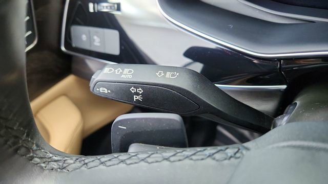 Used 2023 Audi Q8 Premium Plus w/ Premium Plus Package AWD/4WD image 40