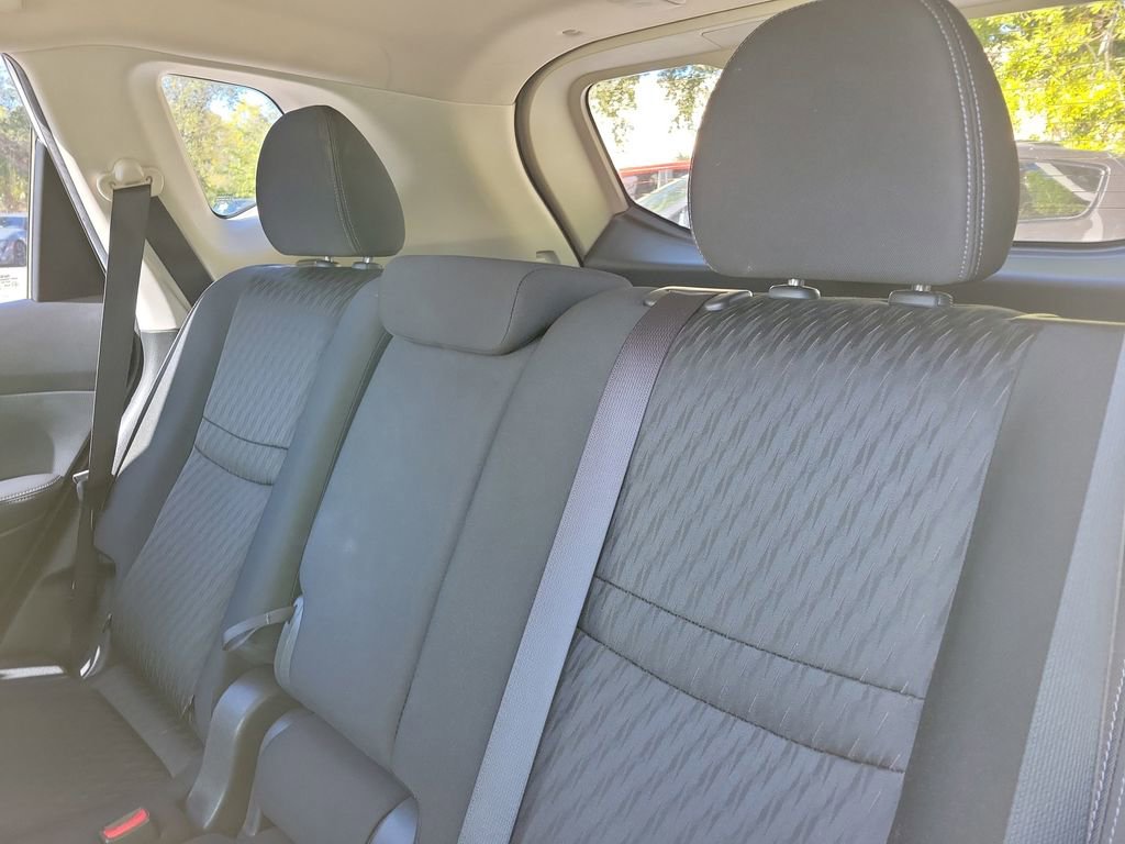 Used 2017 Nissan Rogue S image 17