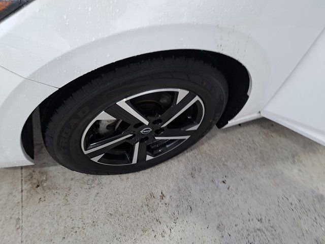 Used 2024 Nissan Sentra SV FWD image 25