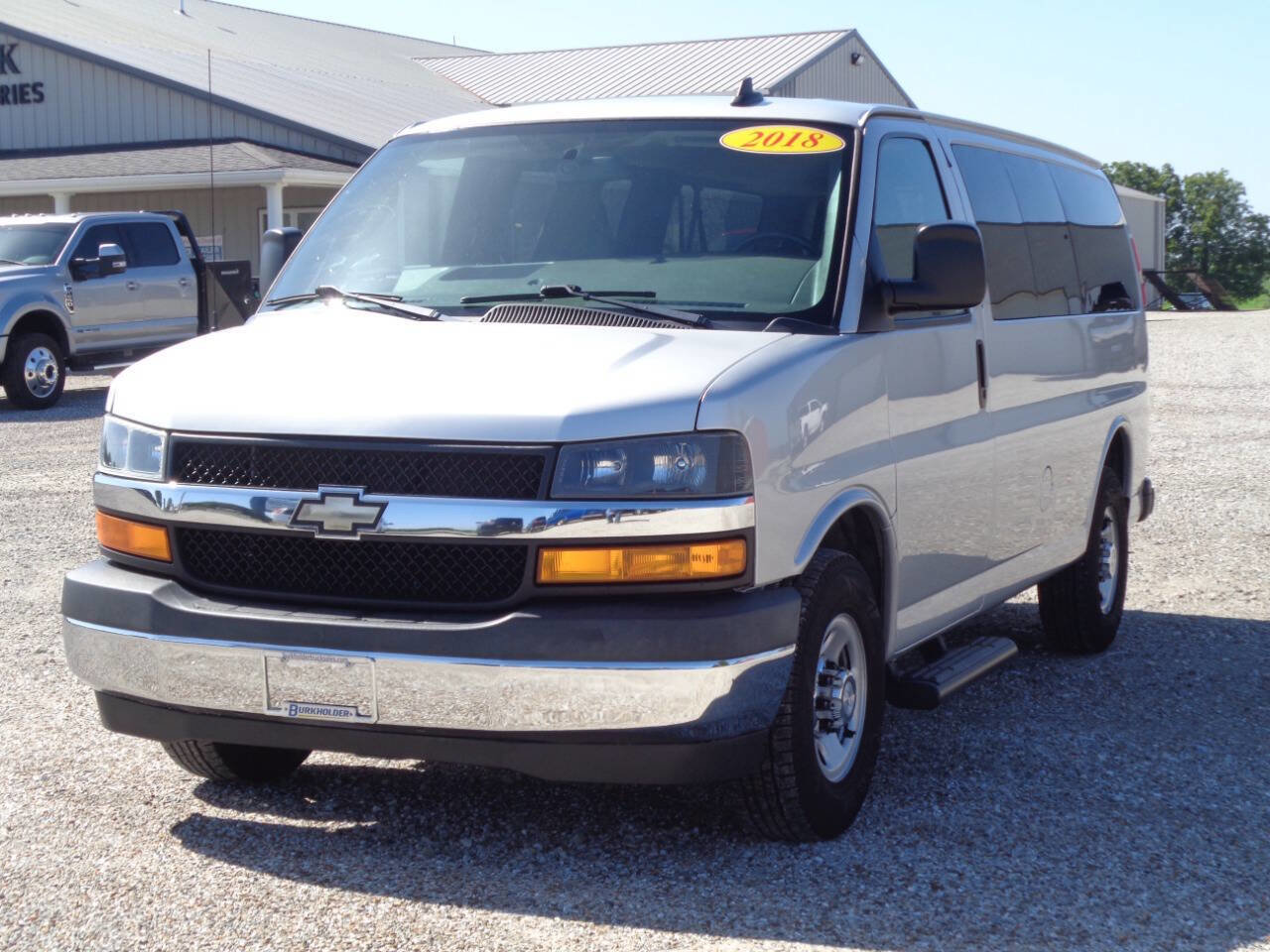 Used 2018 Chevrolet Express 2500 LT w/ LT Preferred Equipment Group image 5