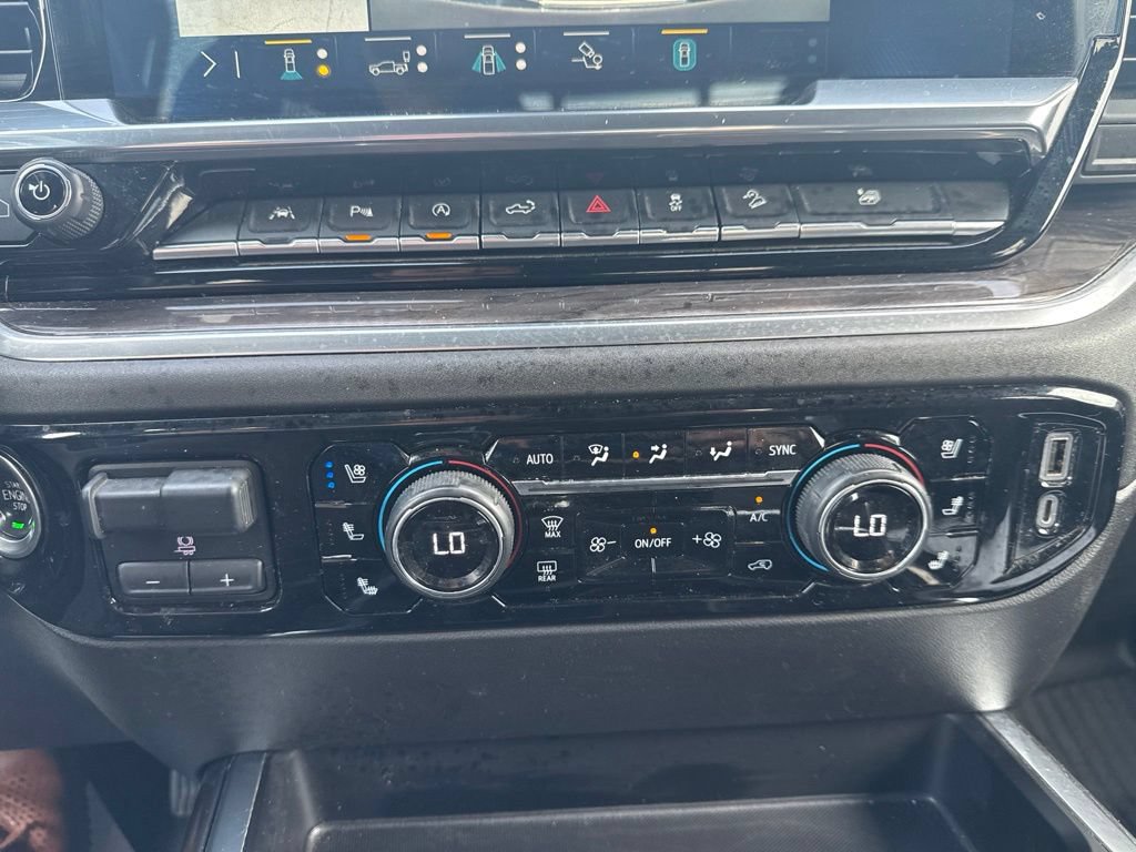 Used 2022 Chevrolet Silverado 1500 LTZ AWD/4WD image 5