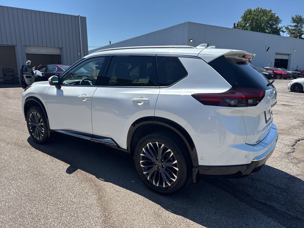 Used 2025 Nissan Rogue Platinum w/ Tech Package AWD/4WD image 5