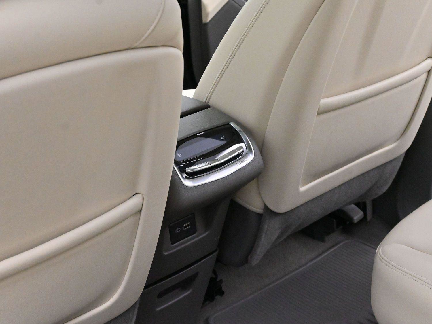 Certified 2024 Cadillac XT6 Premium Luxury image 31