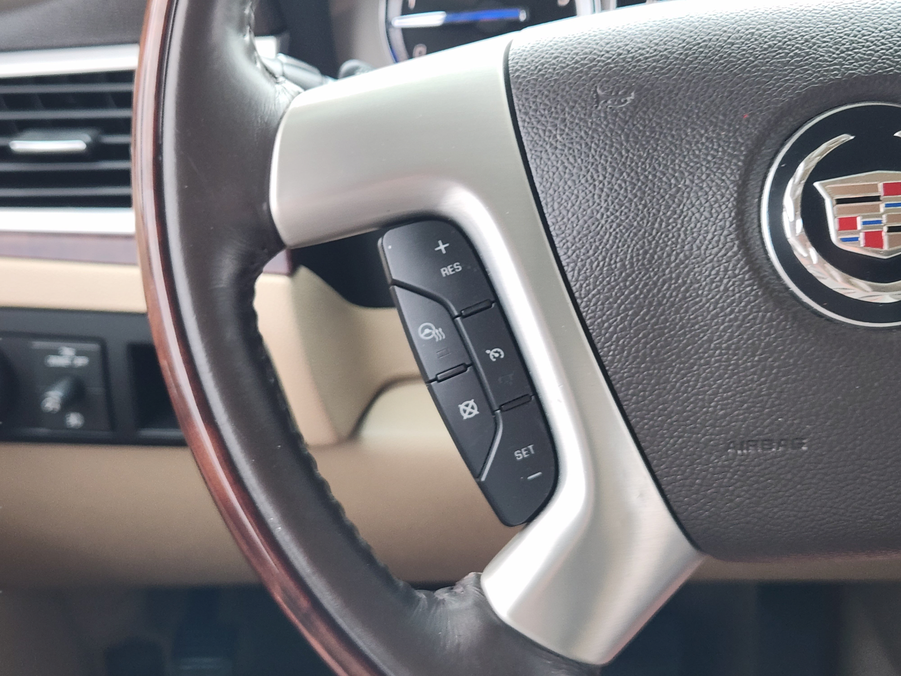 Used 2014 Cadillac Escalade Premium AWD/4WD image 24