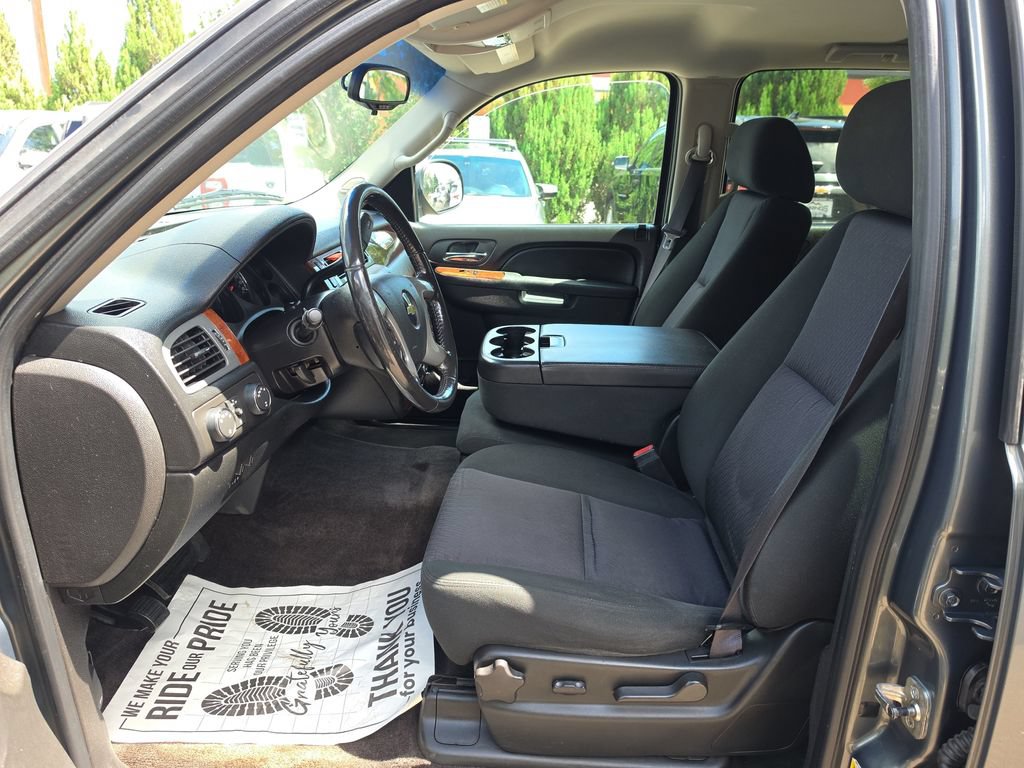 Used 2011 Chevrolet Avalanche LT AWD/4WD image 9
