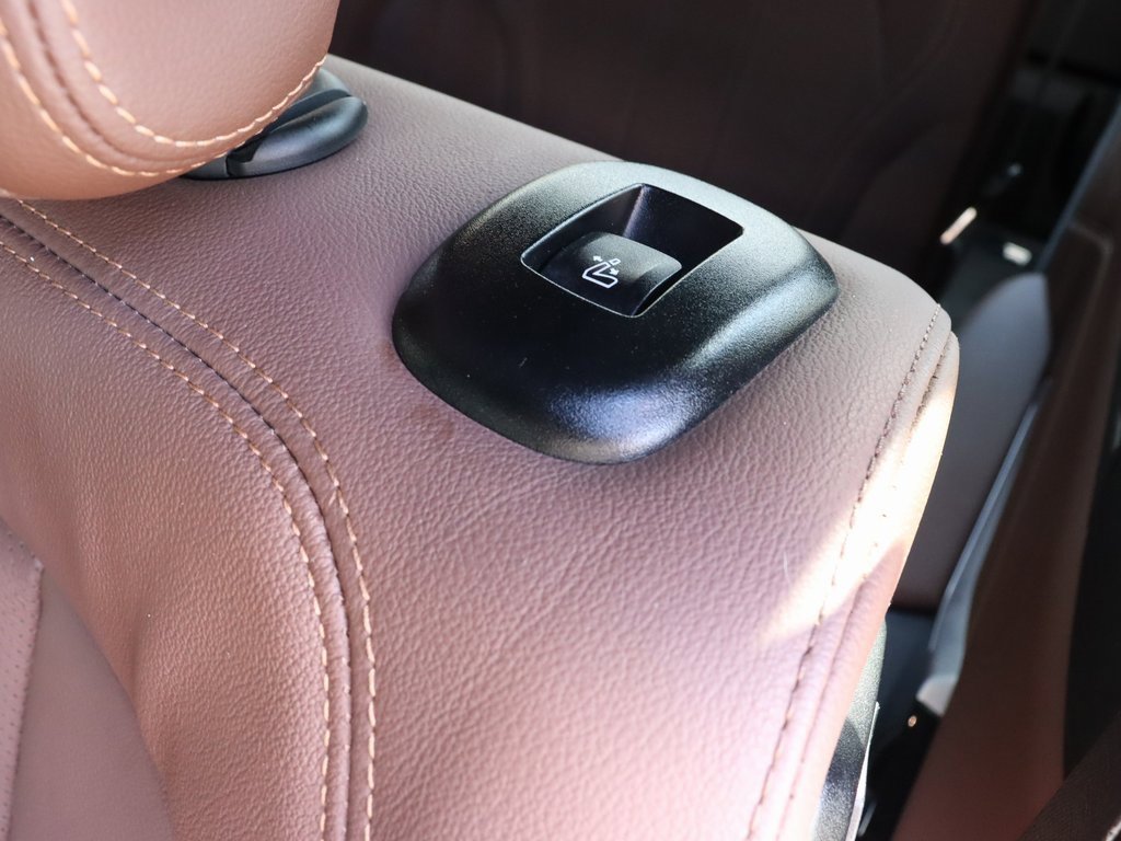 Used 2022 BMW X7 xDrive40i w/ M Sport Package image 27