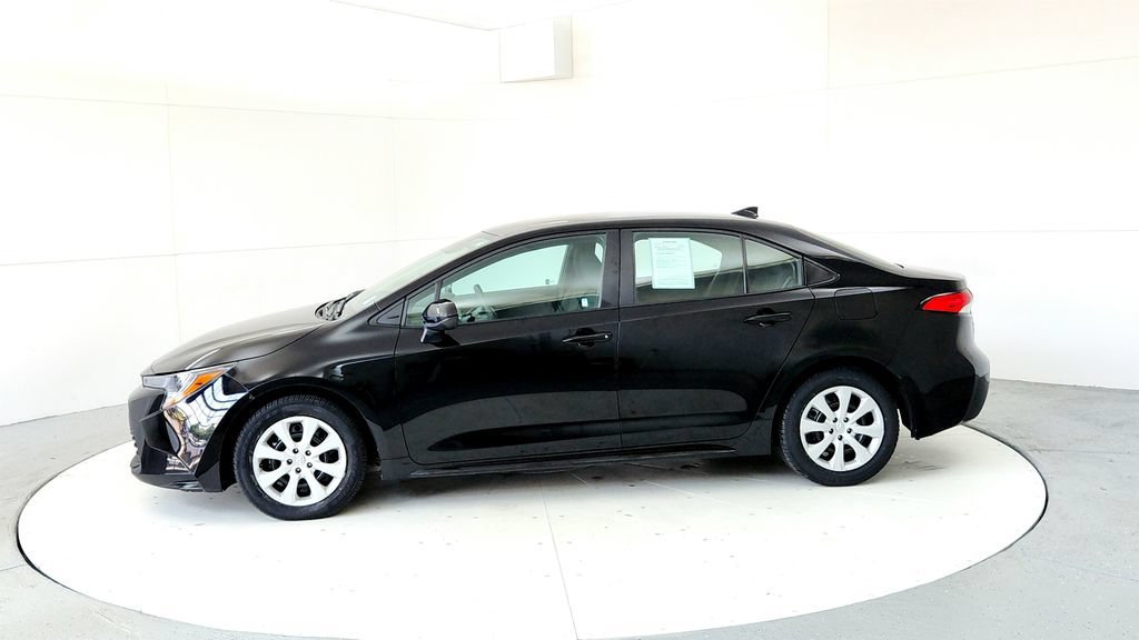 Certified 2024 Toyota Corolla LE FWD image 3