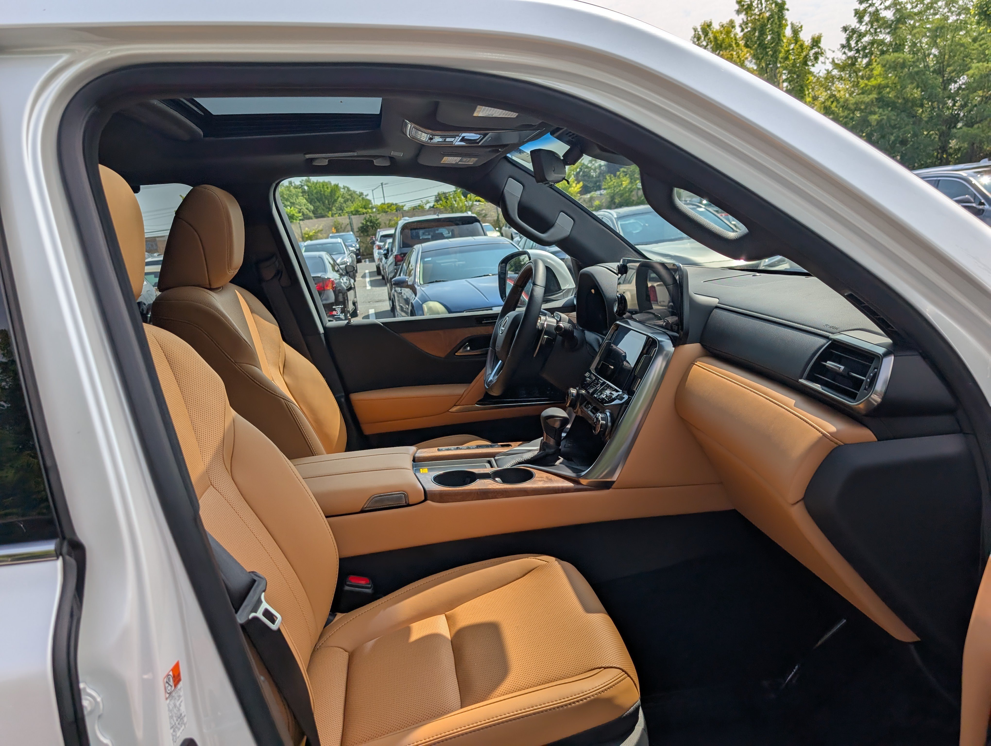New 2026 Lexus LX 600 4WD w/ Luxury Package image 7