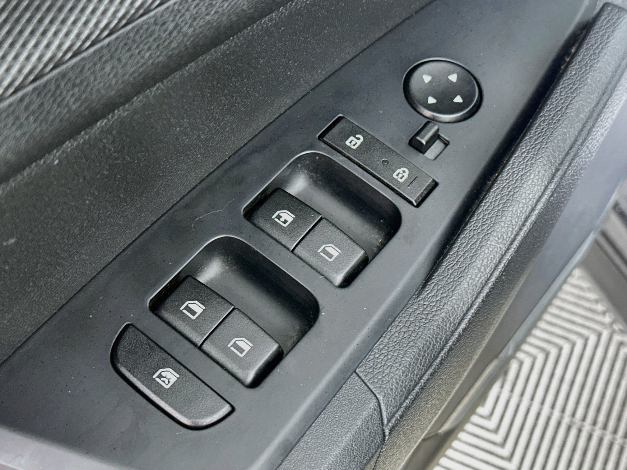 Used 2024 Kia Sportage LX FWD image 17