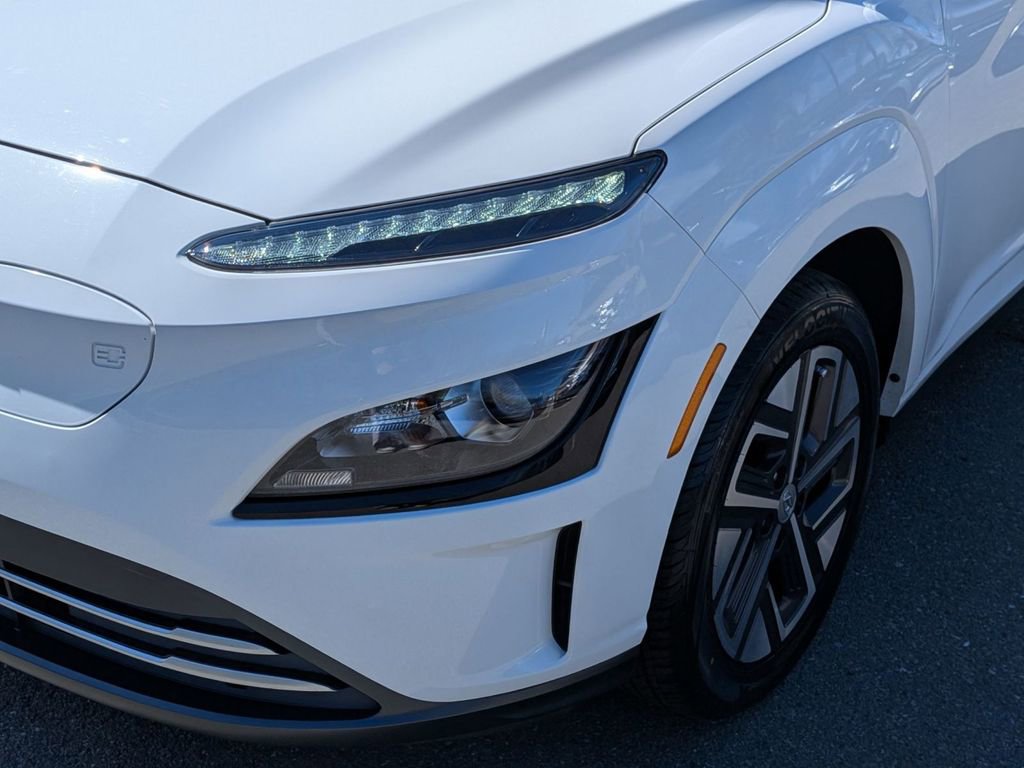 Certified 2023 Hyundai Kona SE w/ Cargo Package image 10
