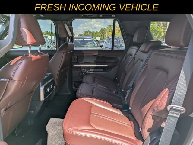 Used 2022 Ford Expedition Limited image 11