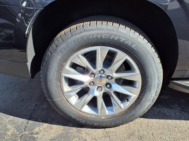 New 2025 Chevrolet Suburban Premier image 3