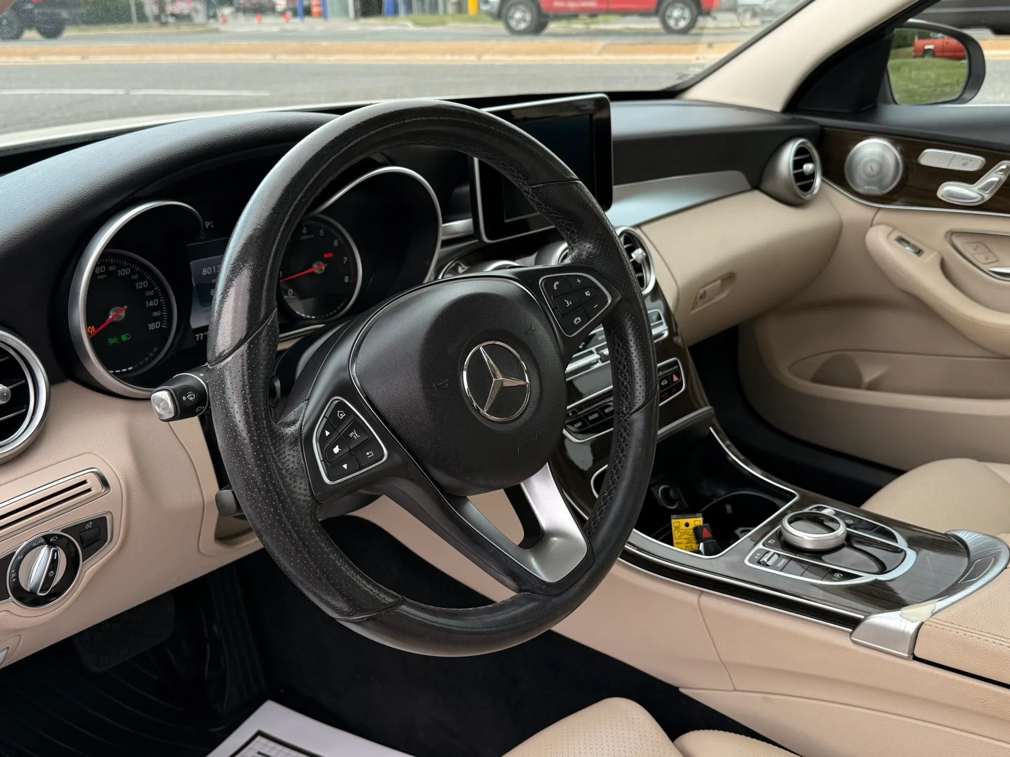 Used 2017 Mercedes-Benz C 300 4MATIC Sedan image 9