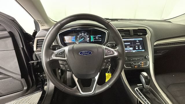 Used 2016 Ford Fusion SE w/ Equipment Group 202A AWD/4WD image 14