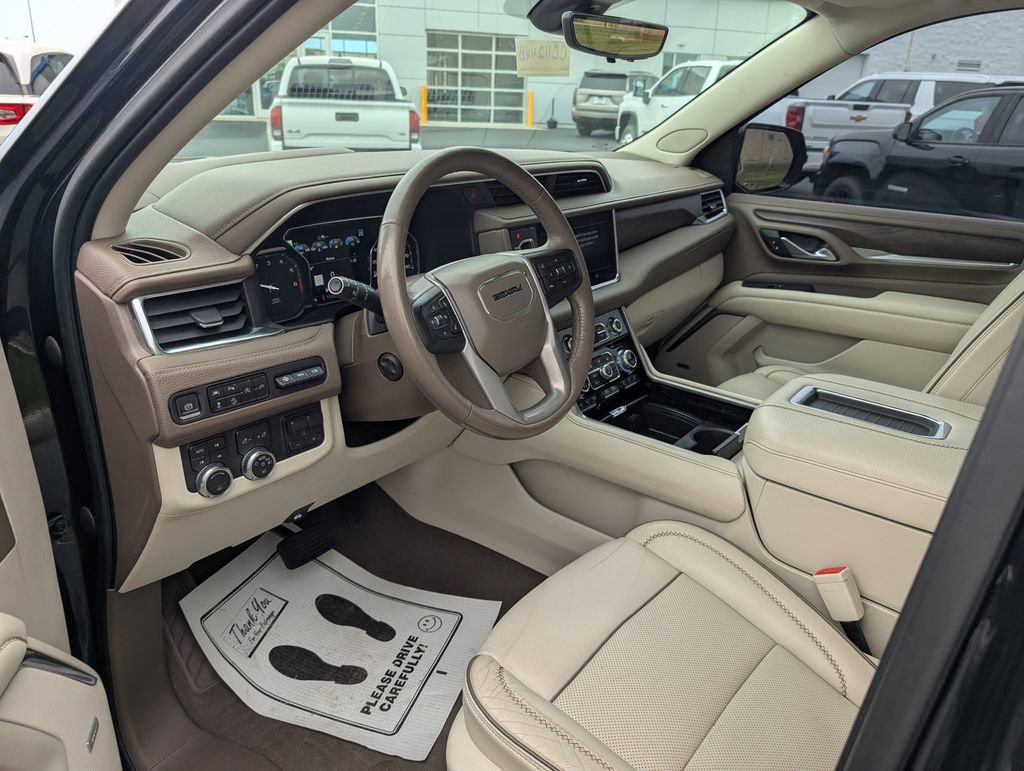 Used 2021 GMC Yukon XL Denali w/ Denali Ultimate Package AWD/4WD image 13