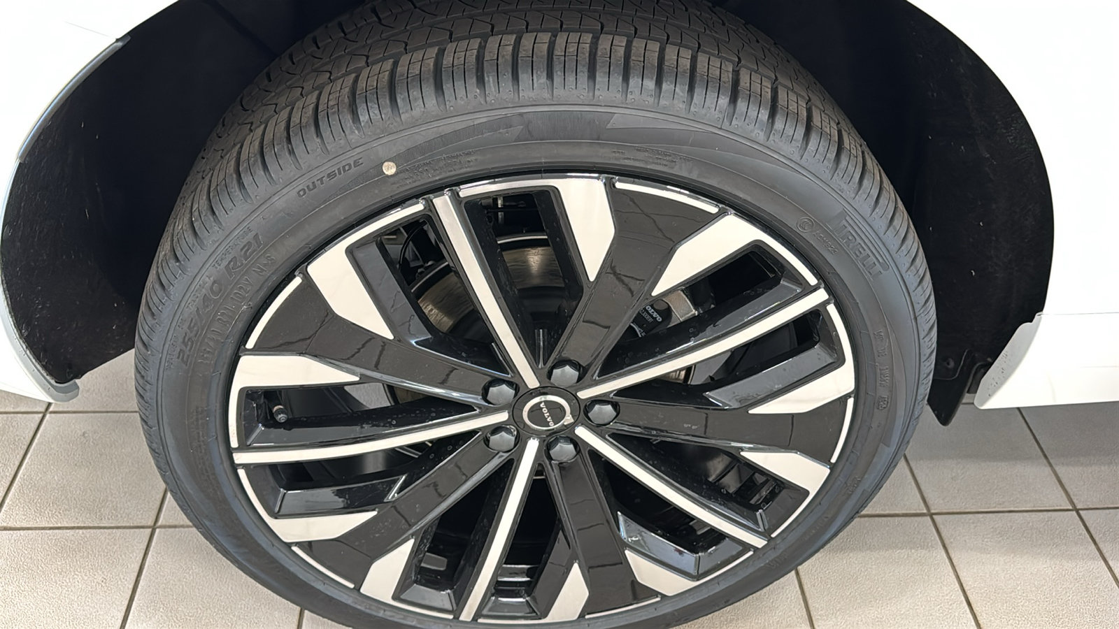 New 2026 Volvo XC60 B5 Ultra w/ Protection Package Premier AWD/4WD image 31