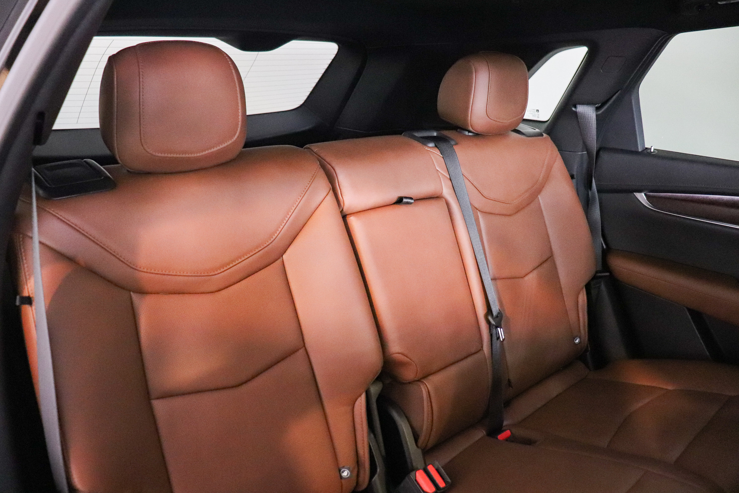 Used 2023 Cadillac XT5 Premium Luxury w/ LPO, Floor Liner Package AWD/4WD image 24