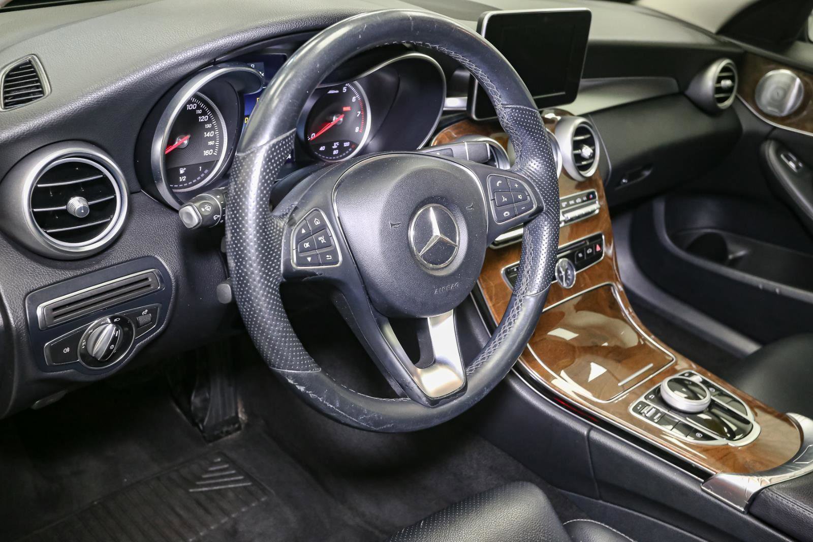 Used 2017 Mercedes-Benz C 300 4MATIC Sedan image 24