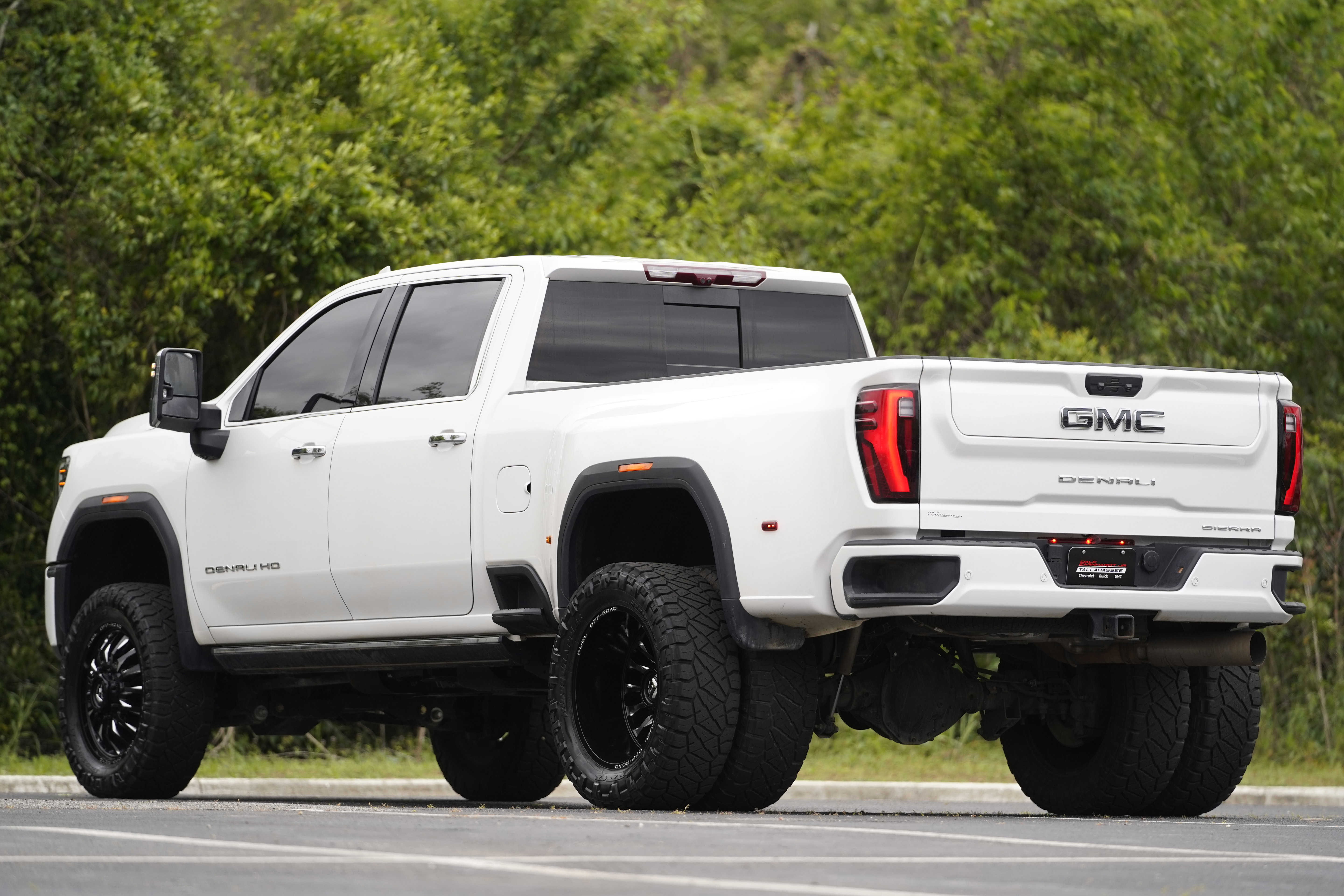 Used 2025 GMC Sierra 3500 Denali Ultimate AWD/4WD image 3