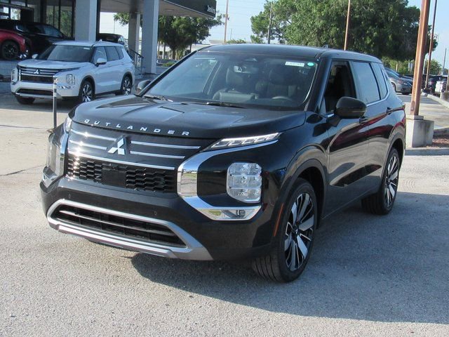 New 2025 Mitsubishi Outlander SE image 6
