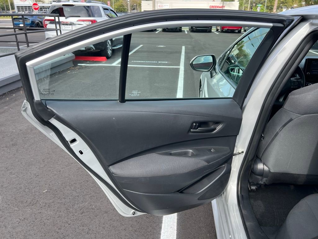 Used 2022 Toyota Corolla LE FWD image 36