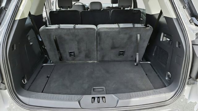 Used 2025 Ford Explorer Active AWD/4WD image 22