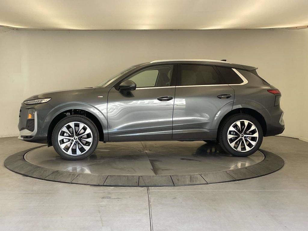 New 2026 Audi Q3 quattro 2.0T AWD/4WD image 2